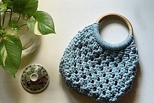 Thread Of Love | Knotted Macrame Bag With Wooden Handles 