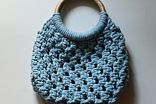 Thread Of Love | Knotted Macrame Bag With Wooden Handles 