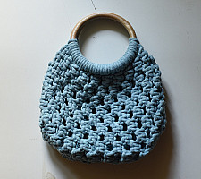 Thread Of Love | Knotted Macrame Bag With Wooden Handles 
