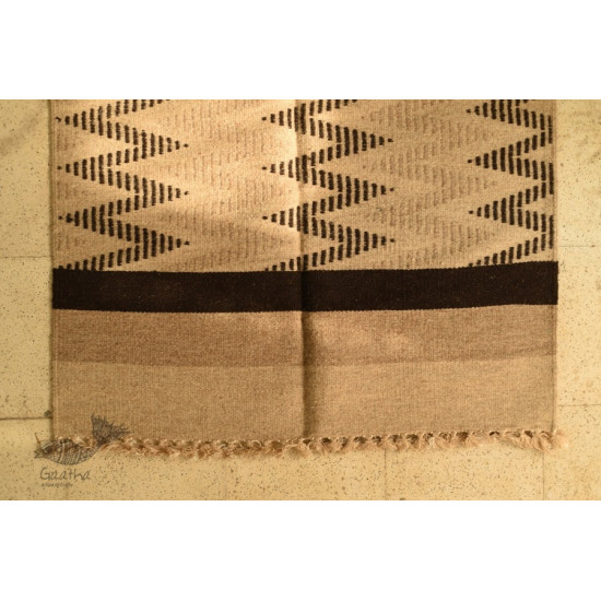 hand woven woolen durri~ Black Zig Zag