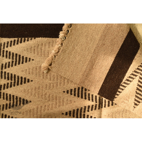 hand woven woolen durri~ Black Zig Zag