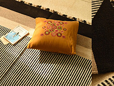 Sulochana ~ Woolen Durrie ( 4' X 6' ) ~ Black & Off White