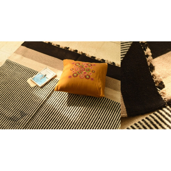 hand woven woolen durri Black & Off White