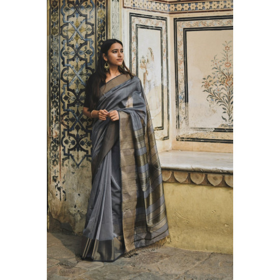 shop handloom maheshwari saree - grey