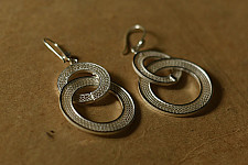 Shashi | Filigree Silver Earring - Overlap Round Rings