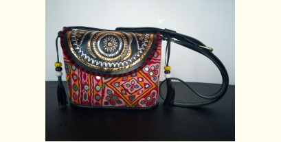 Tunes From the Duens ⌘ Leather Handbag With Kutchi Embroidery ⌘ 17