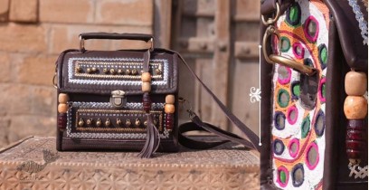 Tunes From the Duens ⌘  Leather Handbag With Kutchi Embroidery ⌘ 8
