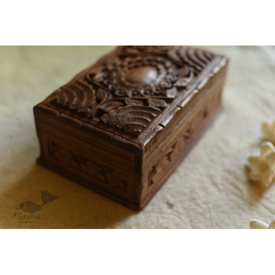 Wood Flower Carving ~ Walnut Wood Box 