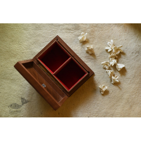 Phullai ~ Walnut wood box