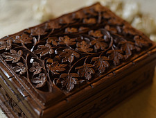 Poshmaal ~ Walnut wood carving box