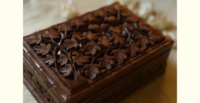 Poshmaal ~ Walnut wood carving box