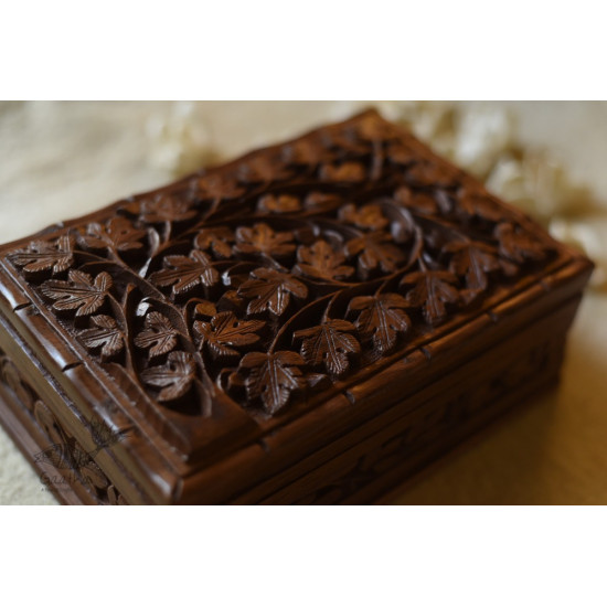 Poshmaal ~ Walnut wood carving box