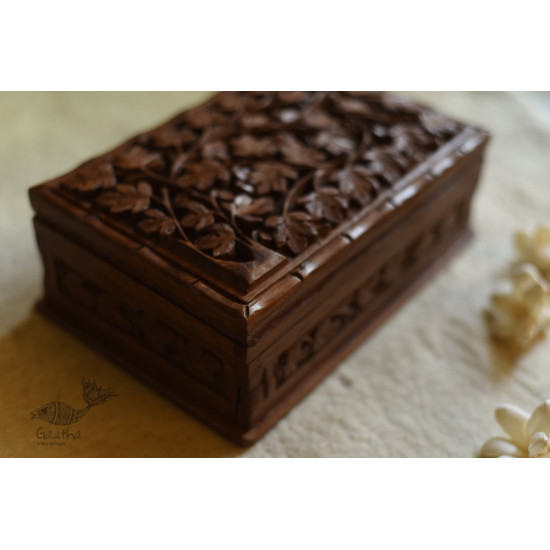 Poshmaal ~ Walnut wood carving box