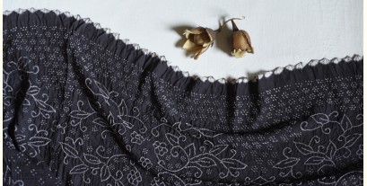 Lahza . लहज़ा | Natural Color - Mul Handloom Cotton - Bandhani Stole - Grey