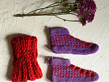 Igloo ~ Hand Knitted - Woolen Socks With Hair Band - Purple & Red