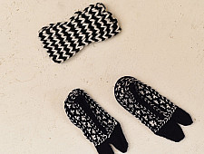Igloo ~ Himalayan Woolen Socks With Hair Band - Black & White