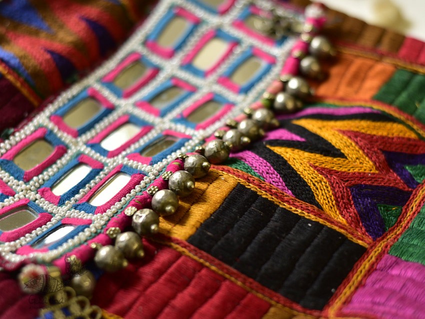 Indian Handmade Ladies Embroidery Sequin Bohemian Patchwork Vintage Banjara Bag 