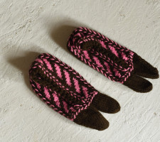 Igloo ~ Himalayan Woolen Socks With Hair Band - Pink & Brown