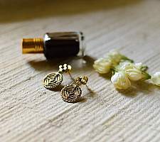 Prabha . प्रभा | Dhokra (Brass) Stud Earring