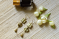 Prabha . प्रभा | Handcrafted Dhokra Brass Earring