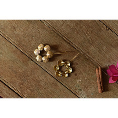 Prabha . प्रभा ❄ Handmade Brass Dhokra Earring