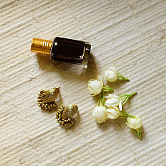 Prabha . प्रभा | Dhokra Brass Earring : 22