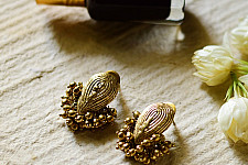 Prabha . प्रभा | Dhokra Brass Earring : D
