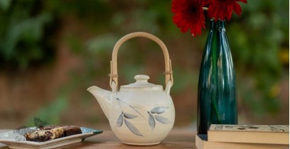 Nakshikathaa ✠ Teapot with Cane Handle (White/Blue) 