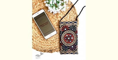 Gunthan ✠ Rabari Embroidered Mobile Sling Bag ✠ 2