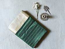 Pavitra . पवित्रा | Handloom Maheshwari Silk Green Saree ~ Zari Pallu