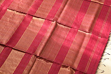 Colors of Devotion | Handloom Maheshwari Silk Saree ~ Magenta