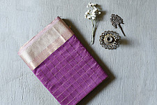 Pavitra . पवित्रा | Handloom Maheshwari Silk Saree ~ Checks Zari Pallu