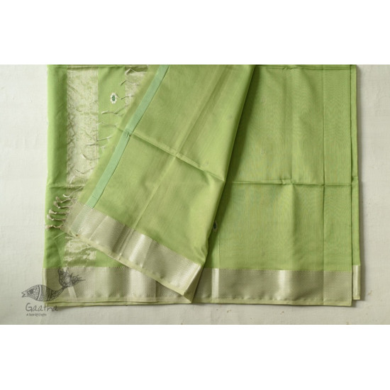 buy Handwoven Maheshwari Saree With All Over Butta - Light Green