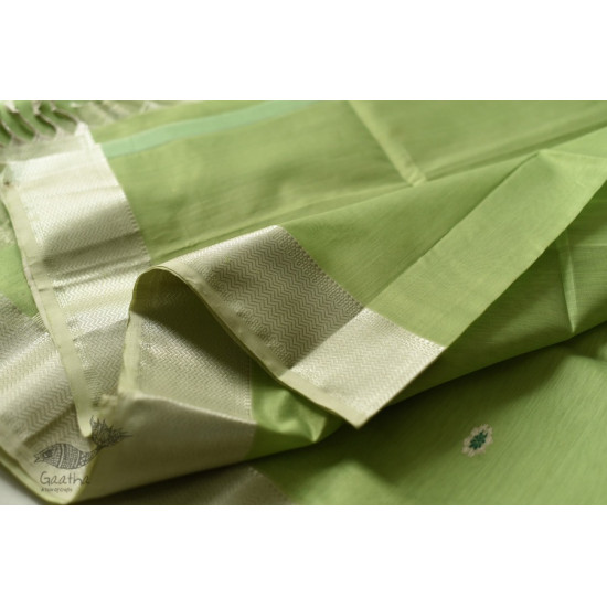 buy Handwoven Maheshwari Saree With All Over Butta - Light Green