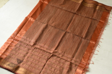 Pavitra . पवित्रा | Handwoven Maheshwari Silk Saree With Zari Border - Rose Gold Color