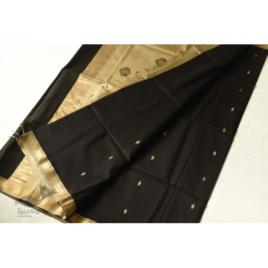 buy Handwoven Maheshwari Black Saree With Golden Pallu