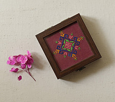 Soof | Hand Embroidered ~ Multipurpose Jewelry Box