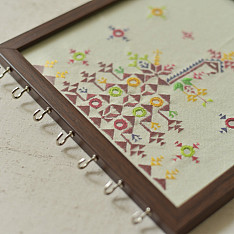 Soof | Hand Embroidered ~ Wall Hanging Key Organizer 