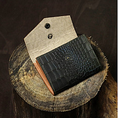 रिक्त . Rikt | Leather ~ Small Clutch Wallet - Green