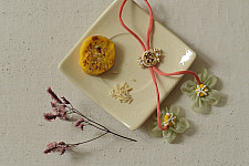 Threads of Tradition | Kundan Rakhi Set For Bhai & Bhabhi