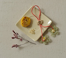Threads of Tradition | Kundan Rakhi Set For Bhai & Bhabhi