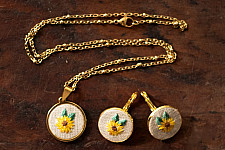 Needle Art ~ Hand Embroidered Jewelry - Sunflower Necklace Set 