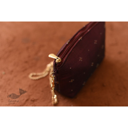 Dots & weaves ✣ Tangaliya Maroon Purse