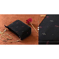 Dots & weaves ✣ Tangaliya Sling Bag - Black