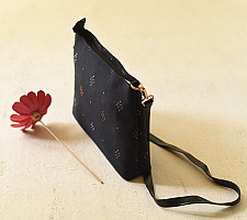 Dots & weaves ~ Tangaliya Sling Bag | Black