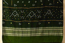  Winter's Call ❁ Bandhani Bhujodi Shawl - Green