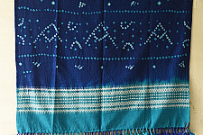 Winter's Call ❁ Tie & Dyed | Kutchi Bhujodi Weaving - Bandhani ( Tie-dyed ) Woolen Shawl - Blue