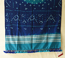 Winter's Call ❁ Tie & Dyed | Kutchi Bhujodi Weaving - Bandhani ( Tie-dyed ) Woolen Shawl - Blue