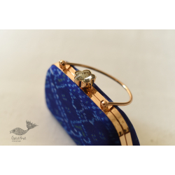 A pocket full of joy ✧ Patola Silk Purse / Sling Blue Bag