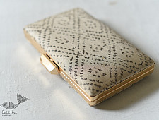 A pocket full of joy ✧ Patola Silk Clip Clutch / Sling Handbag - Off White